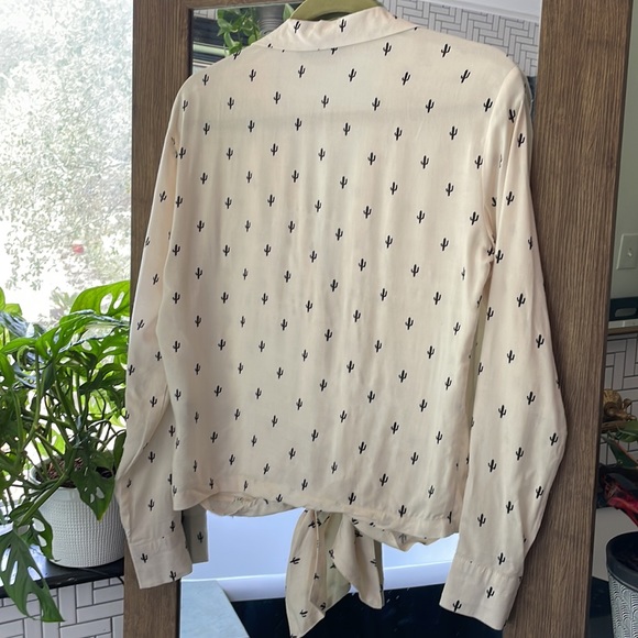 Knot Sisters Cactus Print Blouse Sz XS - Picture 7 of 9